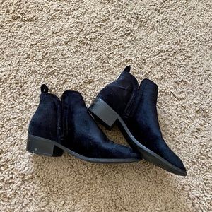 Velvet black booties